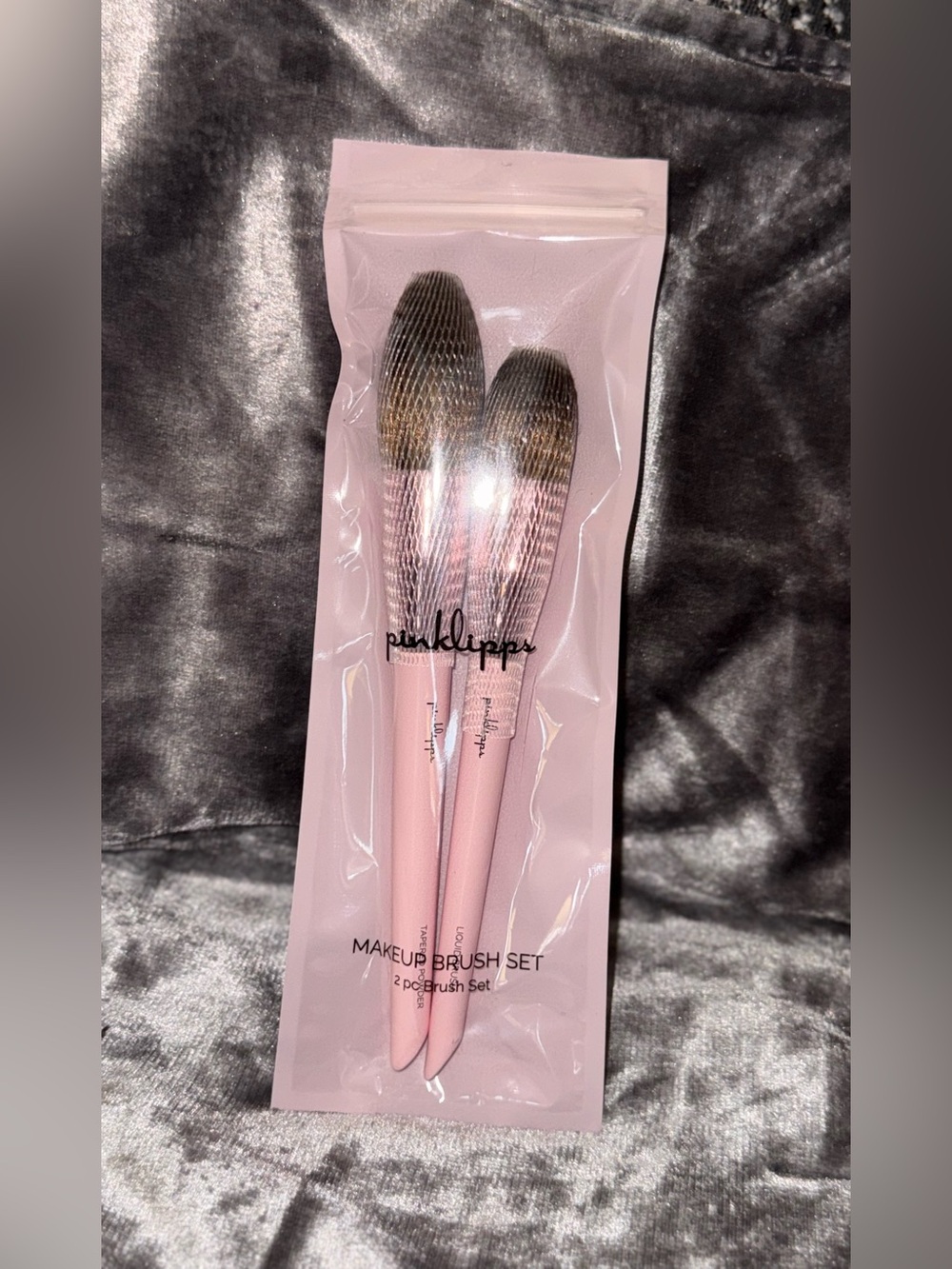 🩷BNWT-Pink Lipps Cosmetics 2-Piece Makeup Brush Set Liquid/Tapered Powder Brush